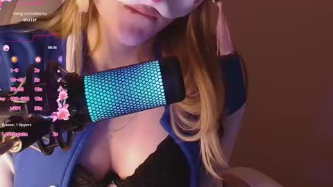 Milena online show from 09/25/25, 03:32