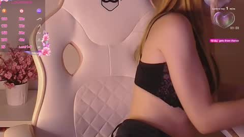 Milena online show from 10/14/25, 02:23