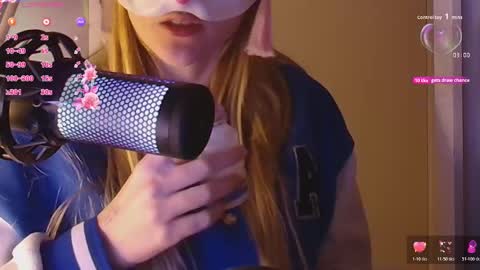 Milena online show from 10/23/25, 02:22