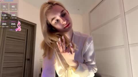 Snapshot of sydneyhackathorn chatting on 02/27/26, 05:13 Mona online show from 02/27/26, 05:13