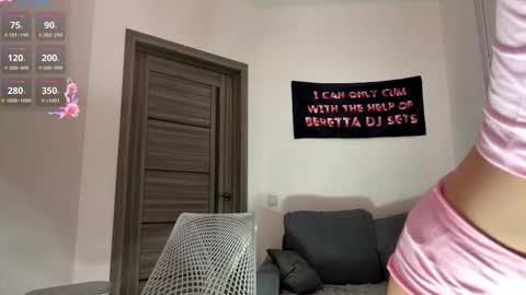 Snapshot of sydneyhackathorn chatting on 03/03/26, 05:08 Mona online show from 03/03/26, 05:08