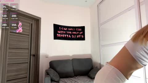 Snapshot of sydneyhackathorn chatting on 03/16/26, 05:06 Mona online show from 03/16/26, 05:06