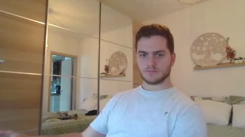 Snapshot of syl092 chatting on 12/09/24, 11:15 syl092 online show from 12/09/24, 11:15