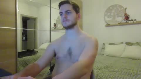 Snapshot of syl092 chatting on 12/10/24, 07:43 syl092 online show from 12/10/24, 07:43