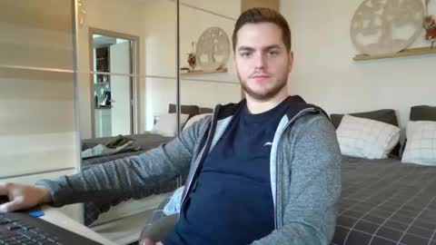 Snapshot of syl092 chatting on 01/08/25, 11:54 syl092 online show from 01/08/25, 11:54