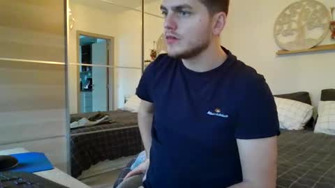 Snapshot of syl092 chatting on 01/08/25, 02:56 syl092 online show from 01/08/25, 02:56