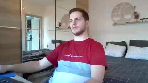 Snapshot of syl092 chatting on 01/10/25, 01:31 syl092 online show from 01/10/25, 01:31