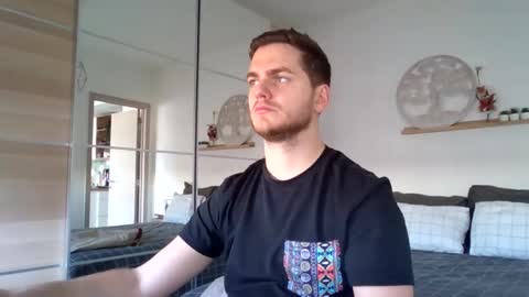 Snapshot of syl092 chatting on 01/13/25, 02:00 syl092 online show from 01/13/25, 02:00