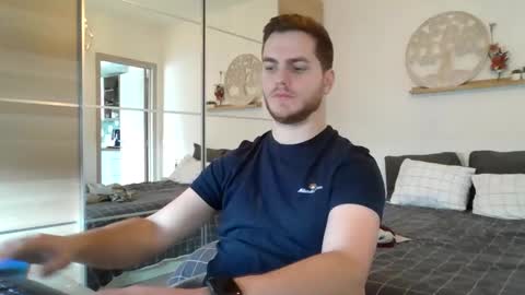 Snapshot of syl092 chatting on 01/14/25, 01:28 syl092 online show from 01/14/25, 01:28