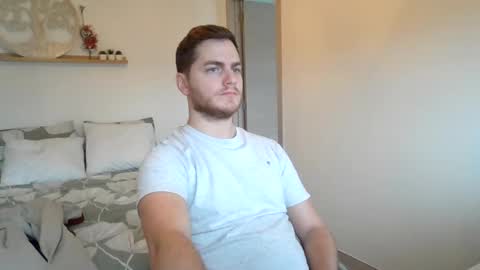 Snapshot of syl092 chatting on 01/18/25, 02:12 syl092 online show from 01/18/25, 02:12