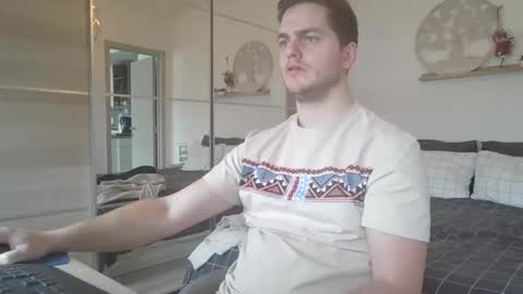 Snapshot of syl092 chatting on 02/05/25, 10:08 syl092 online show from 02/05/25, 10:08