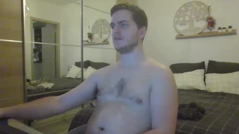 Snapshot of syl092 chatting on 02/07/25, 09:37 syl092 online show from 02/07/25, 09:37