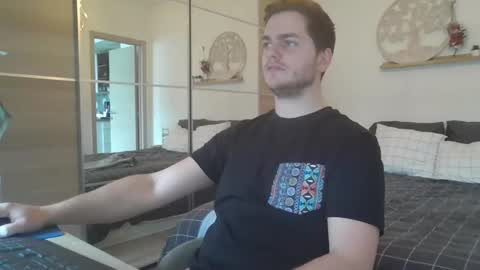 Snapshot of syl092 chatting on 02/09/25, 01:56 syl092 online show from 02/09/25, 01:56