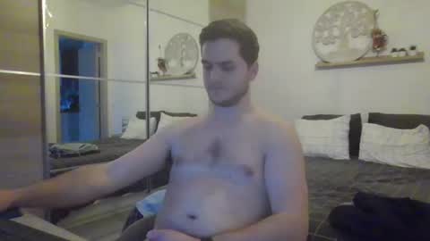 Snapshot of syl092 chatting on 02/10/25, 04:36 syl092 online show from 02/10/25, 04:36