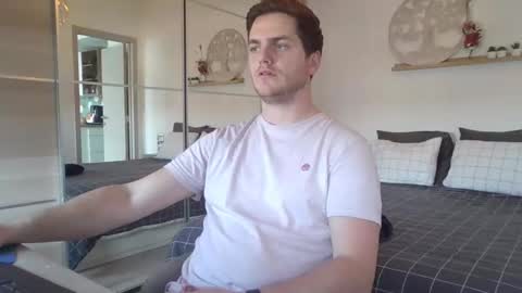 Snapshot of syl092 chatting on 03/07/25, 12:45 syl092 online show from 03/07/25, 12:45