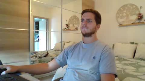 Snapshot of syl092 chatting on 09/09/25, 05:23 syl092 online show from 09/09/25, 05:23