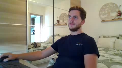 Snapshot of syl092 chatting on 09/15/25, 05:02 syl092 online show from 09/15/25, 05:02