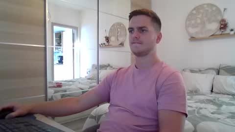 Snapshot of syl092 chatting on 09/17/25, 04:52 syl092 online show from 09/17/25, 04:52