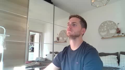 Snapshot of syl092 chatting on 09/30/25, 03:39 syl092 online show from 09/30/25, 03:39