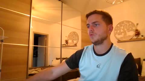 Snapshot of syl092 chatting on 10/01/25, 05:30 syl092 online show from 10/01/25, 05:30