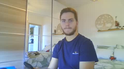 Snapshot of syl092 chatting on 10/24/25, 10:00 syl092 online show from 10/24/25, 10:00