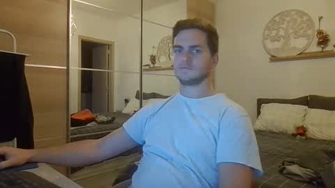 Snapshot of syl092 chatting on 11/03/25, 04:30 syl092 online show from 11/03/25, 04:30