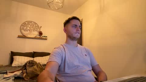 syl092 online show from 02/11/26, 05:07