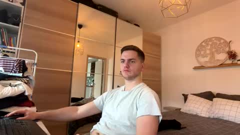 syl092 online show from 02/14/26, 09:39