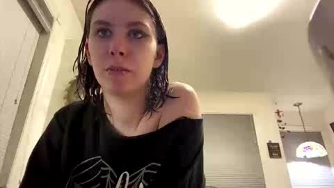 Snapshot of sylphy04 chatting on 11/03/25, 02:35 Sylphy online show from 11/03/25, 02:35