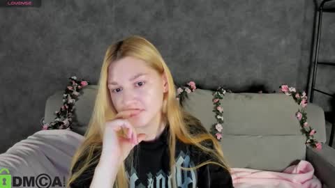 Sylvia online show from 11/09/25, 01:04