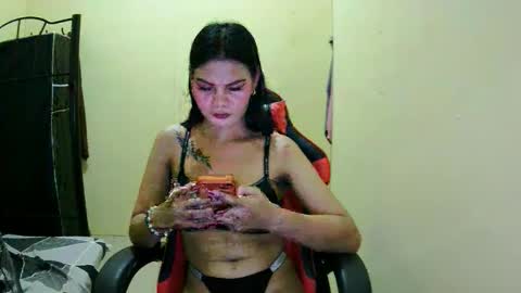 Snapshot of sylviafoxxx chatting on 04/06/26, 03:13 sylviafoxxx online show from 04/06/26, 03:13