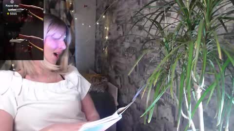 Sylvia online show from 12/04/25, 07:06