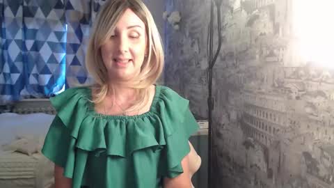 Snapshot of sylviathemodel chatting on 02/05/26, 08:41 Sylvia online show from 02/05/26, 08:41