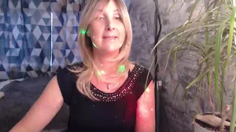 Snapshot of sylviathemodel chatting on 02/11/26, 07:57 Sylvia online show from 02/11/26, 07:57