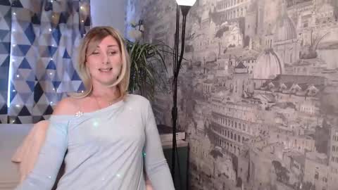 Snapshot of sylviathemodel chatting on 02/17/26, 08:55 Sylvia online show from 02/17/26, 08:55