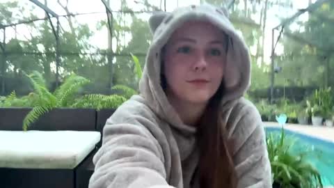 Jennah online show from 10/12/25, 10:53