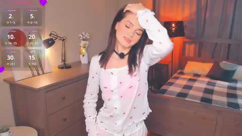 Snapshot of synne_glows chatting on 10/08/25, 07:06 Eva online show from 10/08/25, 07:06