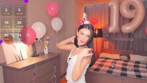 Snapshot of synne_glows chatting on 10/17/25, 07:11 Eva online show from 10/17/25, 07:11