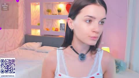 Snapshot of synne_glows chatting on 11/12/25, 07:13 Eva online show from 11/12/25, 07:13