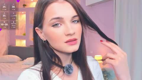 Snapshot of synne_glows chatting on 11/18/25, 07:07 Eva online show from 11/18/25, 07:07