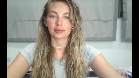 Snapshot of syrami chatting on 03/26/26, 03:39 syrami online show from 03/26/26, 03:39