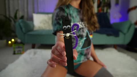 Marissa online show from 10/23/25, 10:19