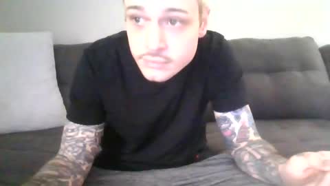 Snapshot of t0914 chatting on 03/19/26, 02:32 t0914 online show from 03/19/26, 02:32