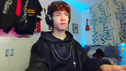 Snapshot of t0n3r chatting on 09/14/25, 12:32 TONER online show from 09/14/25, 12:32