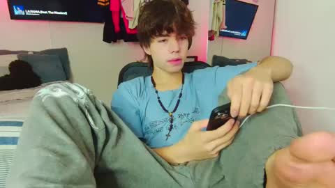 Snapshot of t0n3r chatting on 10/11/25, 06:06 TONER online show from 10/11/25, 06:06