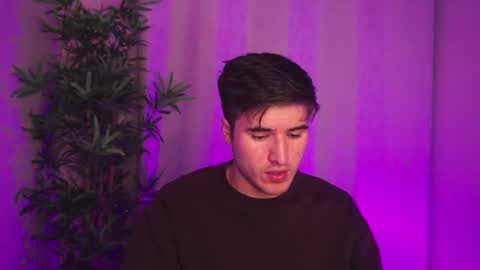 t0ny_wylie online show from 11/11/25, 09:20