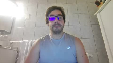 Snapshot of t_fuenzalida chatting on 12/17/25, 02:06 t_fuenzalida online show from 12/17/25, 02:06