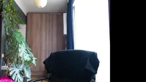 Huracane online show from 02/26/25, 01:41