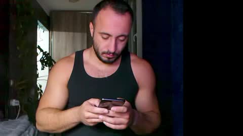 Snapshot of t_huracane chatting on 11/15/25, 05:09 Huracane online show from 11/15/25, 05:09