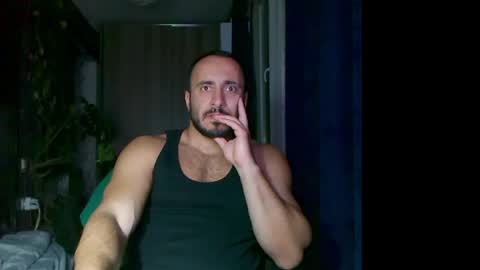 Snapshot of t_huracane chatting on 11/20/25, 06:07 Huracane online show from 11/20/25, 06:07